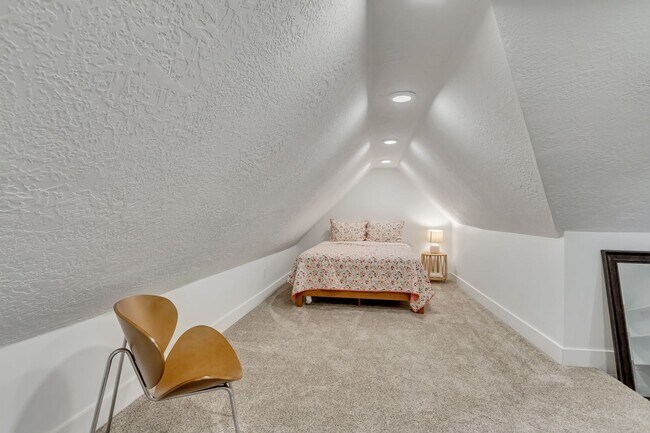 Building Photo - Elegant Yale Crest Bungalow in the Heart o...