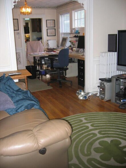 Building Photo - 90 Beechcroft St