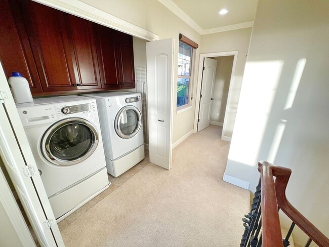 Building Photo - Luxury Townhome Living at The Villas at Ke...