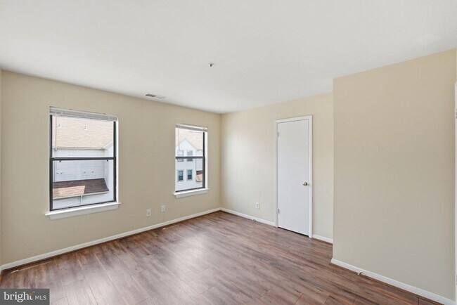 Building Photo - 13408 Shady Knoll Dr