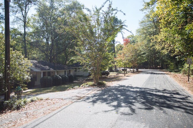 Building Photo - 105 Woody Dr