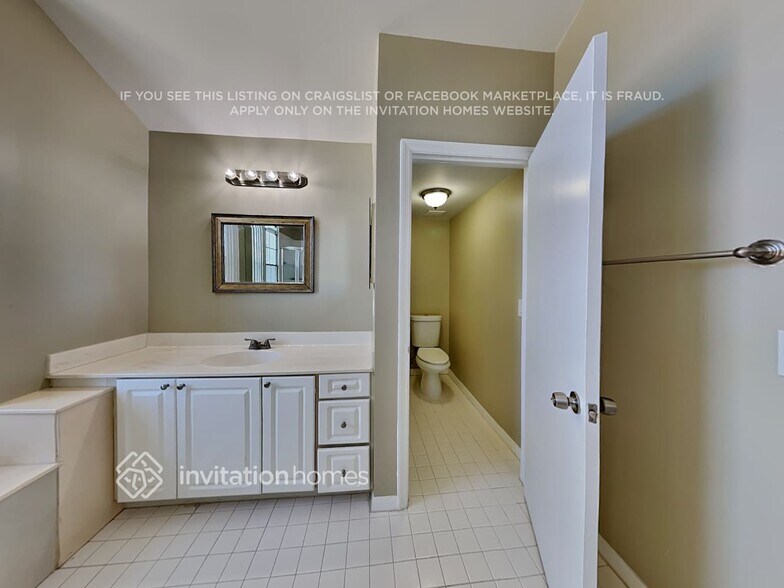 Building Photo - 5170 Foxhall Dr N