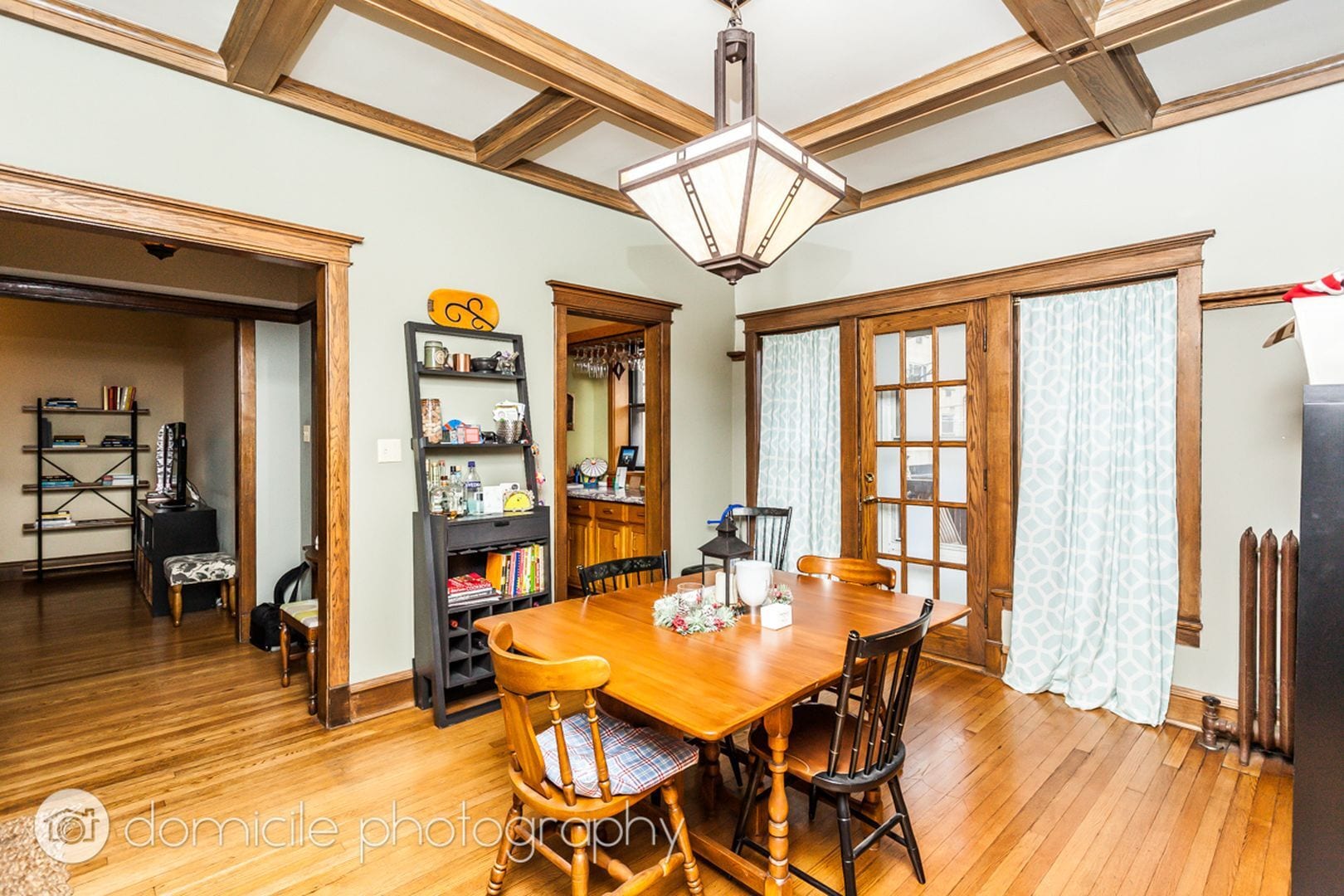 Building Photo - 3747 N Pine Grove Ave