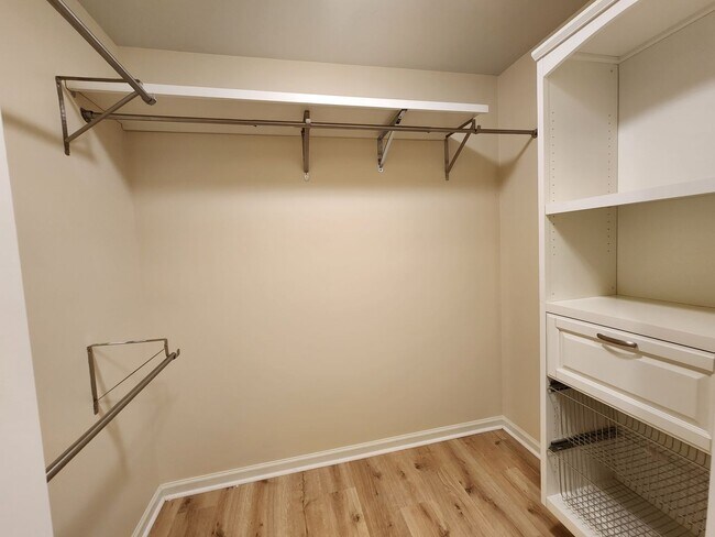 Building Photo - Executive Rental in Lake Redwine Community, 4 Bedrooms and 2.5 Baths 2 Car Garage - Newnan, GA