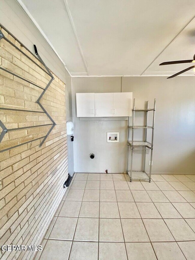 Building Photo - 3213 El Morro Rd