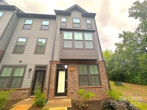 Building Photo - 460 Spearfield Ln
