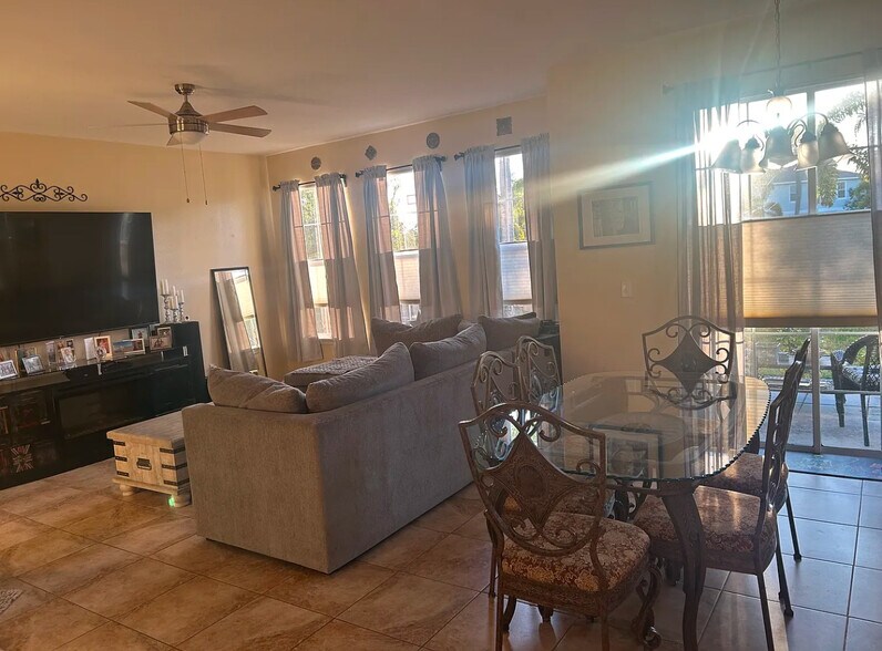 Building Photo - 5305 Anhinga Trl