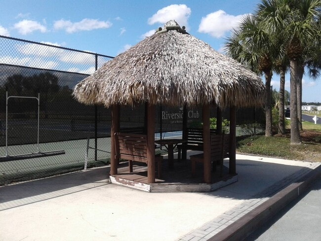 Building Photo - 2113 Sawgrass Ln