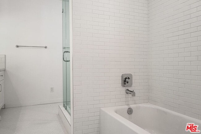 Building Photo - 10527 Le Conte Ave