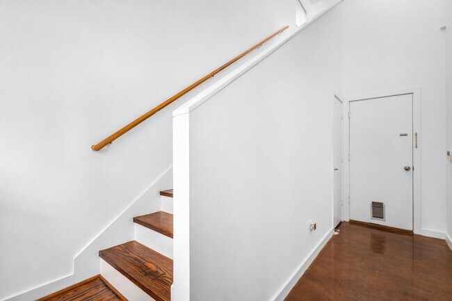 Building Photo - 906 Andrews St