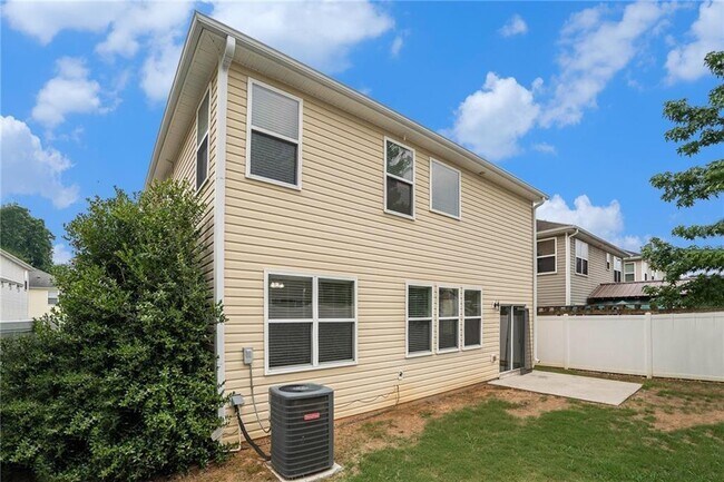 Building Photo - 3660 Roseman Landing
