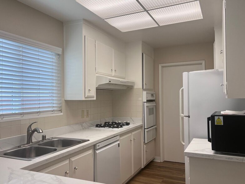 Building Photo - 4034 Alvarado St