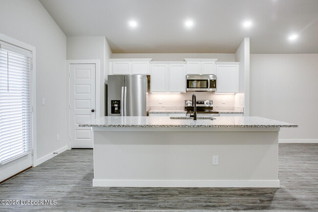 Building Photo - 10518 Abbeville Ave
