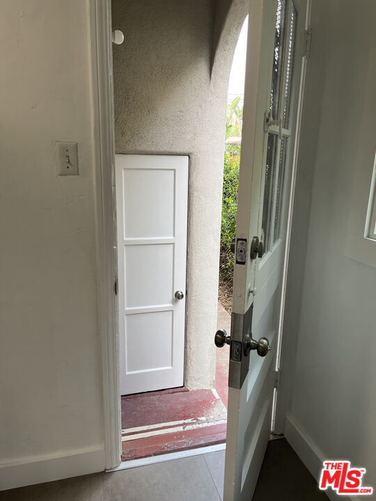 Building Photo - 1045 S Crescent Heights Blvd