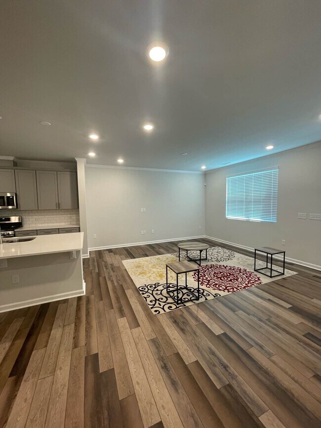 Building Photo - Room in Townhome on Hazy Hills Ln