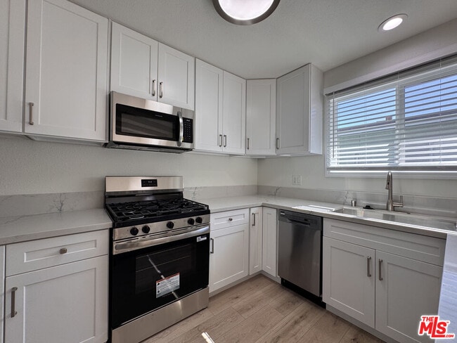 Building Photo - 12001 Sylvester St