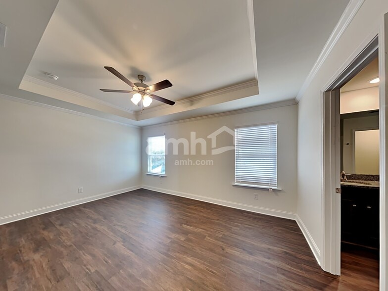 Building Photo - 845 Headland Wy