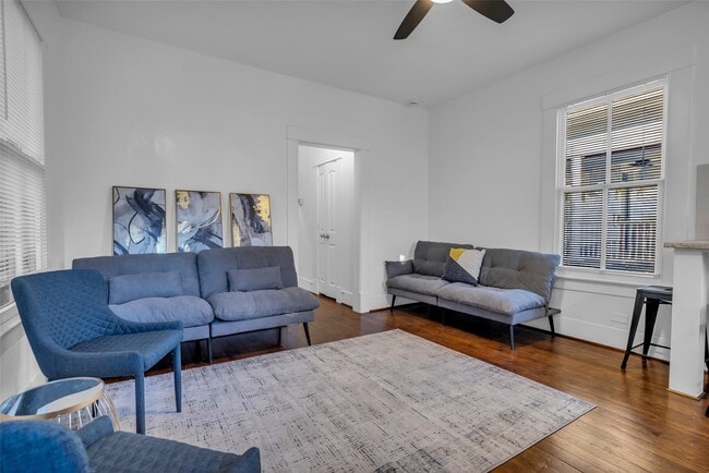 Building Photo - 611 Harvard St