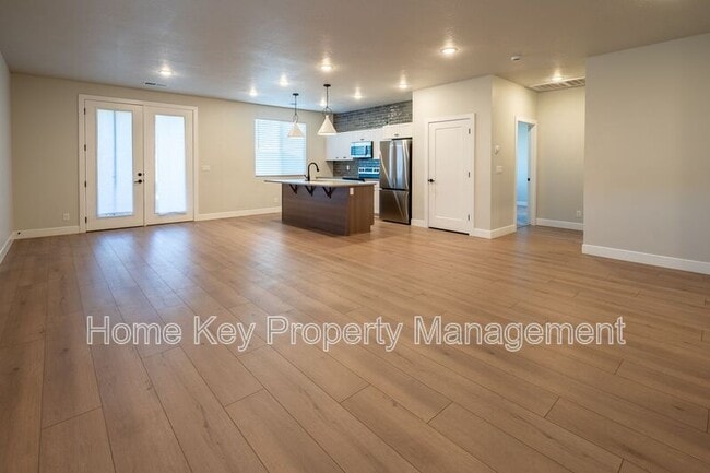 Building Photo - 3915 Razor Dr