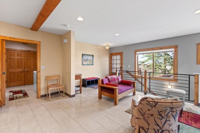 Building Photo - Fully-Furnished Short-Term Rental on South...