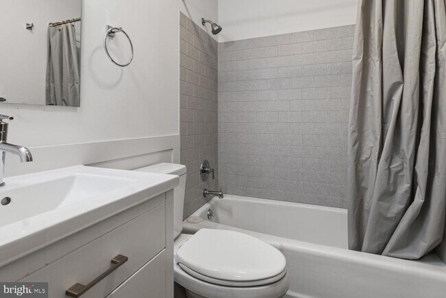 Building Photo - 429 Edgemont Ave