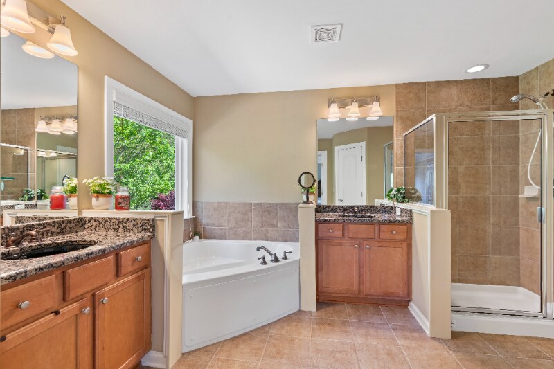 Building Photo - 3450 Dalwood Dr