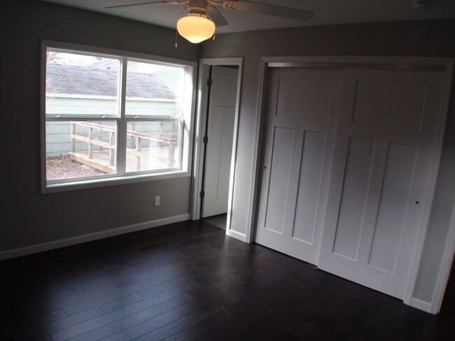 Building Photo - Charming Home Near Hessel Park