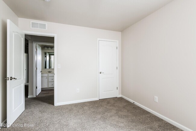 Building Photo - 12087 Parkview Trace Dr