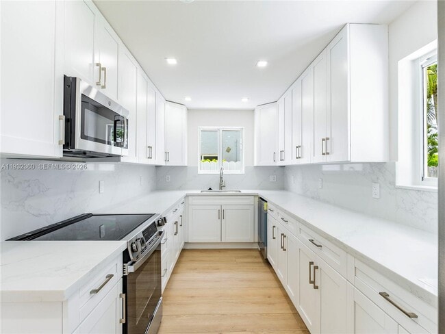 Building Photo - 254 SW 4th St