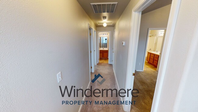 Building Photo - 1243 SE Newgate Dr