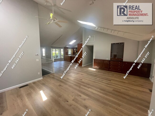 Building Photo - Beautiful 4 Bedroom Condo