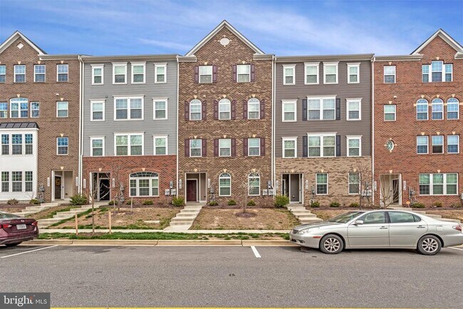 Building Photo - 10910 Presidential Pkwy