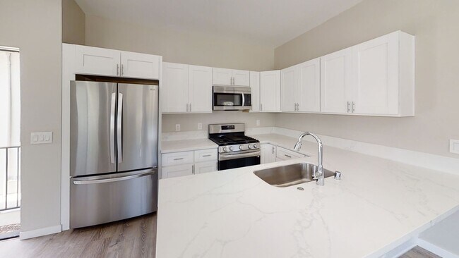 Building Photo - 4BD/2BA on Art! Lots of Parking!