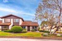 Building Photo - Condo for rent in Santa Barbara Near UCSB