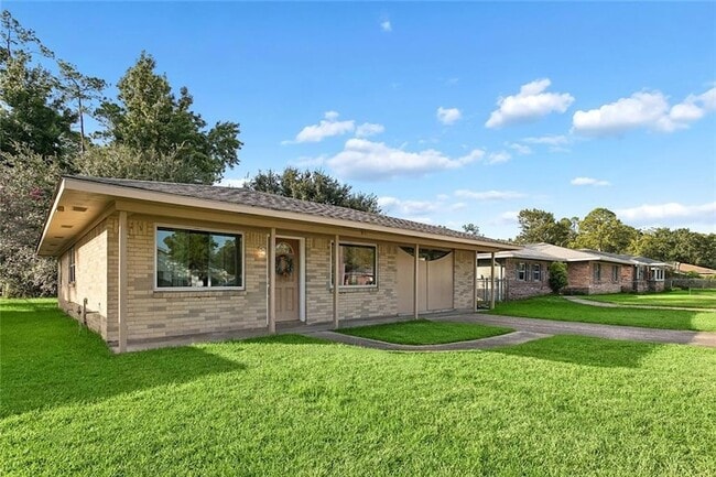 Building Photo - 278 Oriole Dr