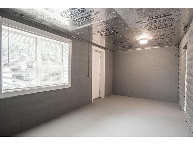 Building Photo - 1132 Farrington St