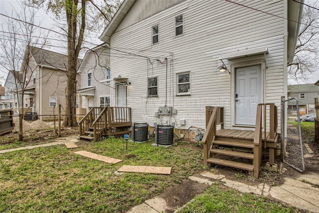 Building Photo - 1097 E 16th Ave