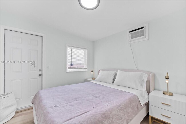 Building Photo - 1021 NW 23rd Ave