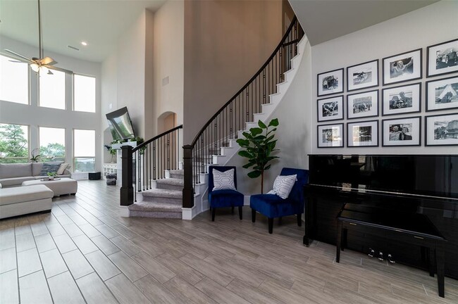 Building Photo - 2400 Sunset Vista Cir