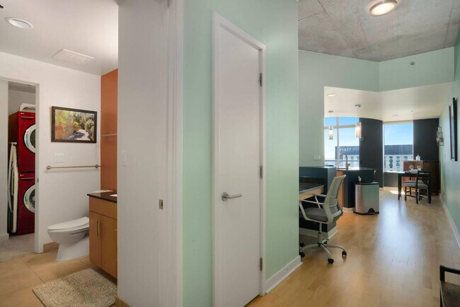 Building Photo - 1511 Champa St