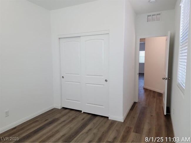 Building Photo - 420 Desert Cadence St