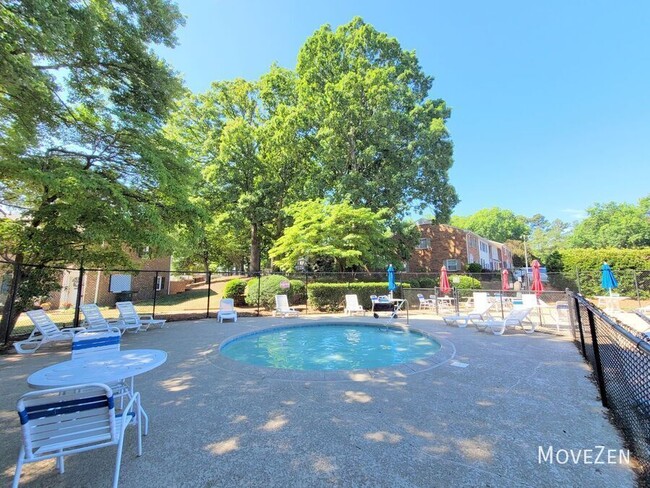 Building Photo - 3003 Overton Dr