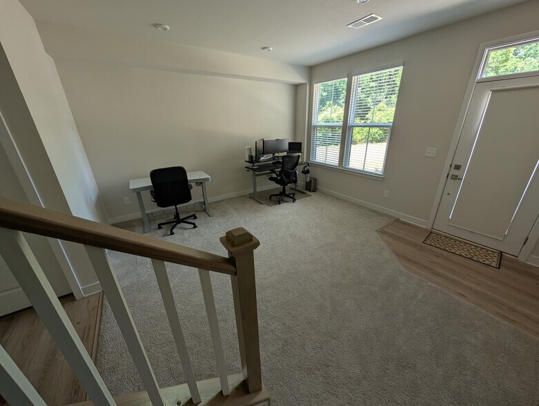 Building Photo - 460 Spearfield Ln