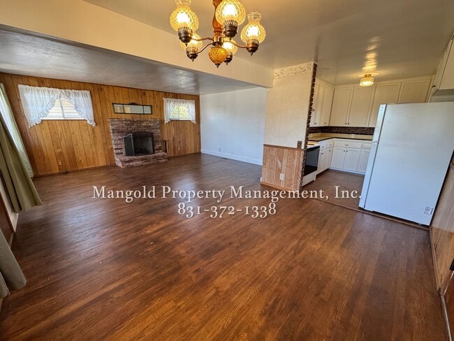 Building Photo - Fully Updated 3-Bedroom Home with Spacious...