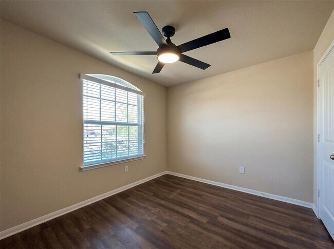 Building Photo - 13317 Brahmin Dr