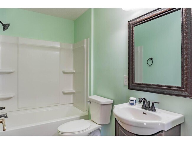 Building Photo - 211X Blake Ave