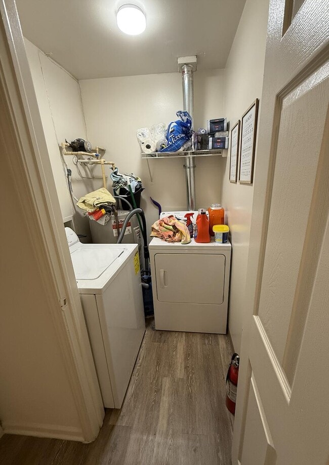 Building Photo - 272 Columbus Dr