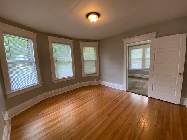 Building Photo - Large Home near Bradley University