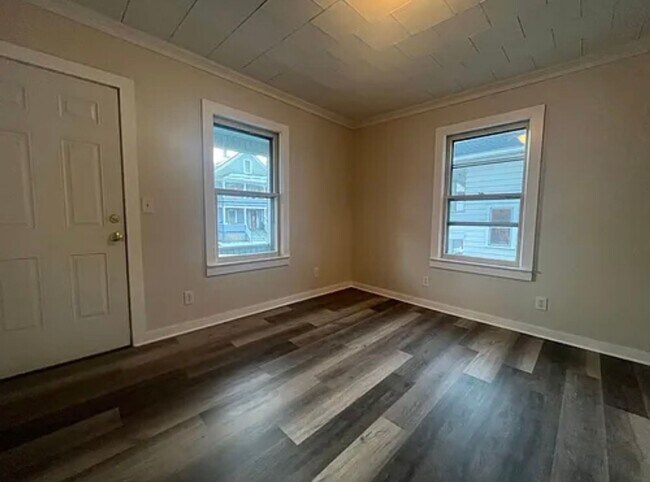 Building Photo - 24 Christine St