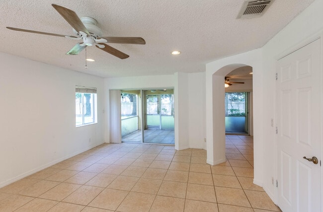 Building Photo - 1011 Arezzo Cir